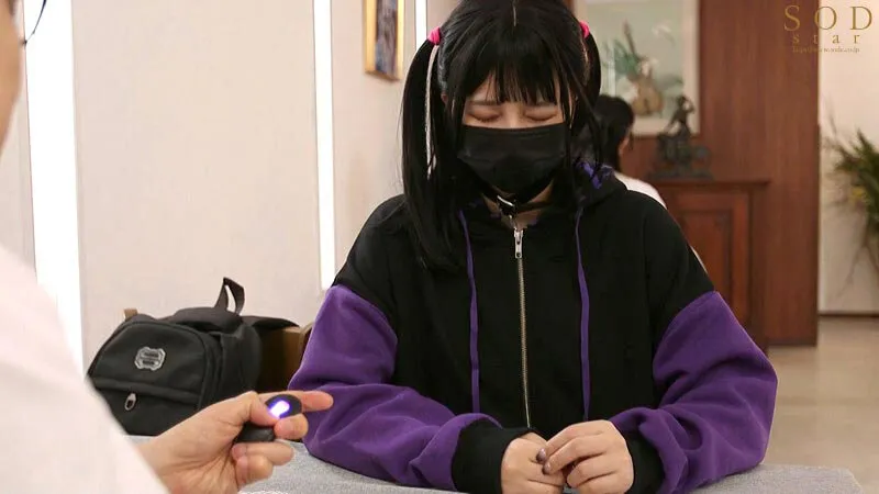唯井真寻化身地雷系女学生!大人气H漫《我辞去家庭教师的原因》真人AV化